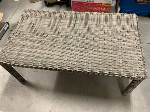 WICKER COFFEE TABLE 1