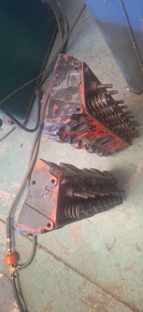 Small block chevrolet  heads,1 pair 1.94 intake  z28 springs 1