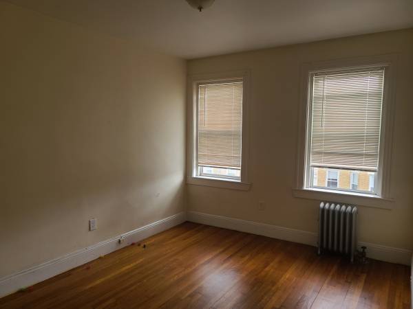 $1,225 / 2br - Roommate needed for Clean, Bright 2BR (Allston)63912518055811120