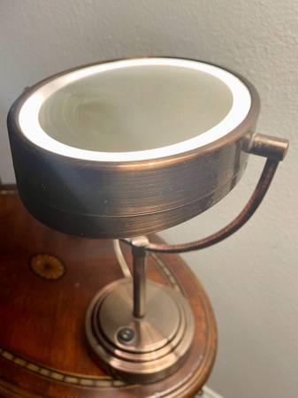 Espejo iluminado doble cara CONAIR - $20 (Fernandina Beach)63471402994177122