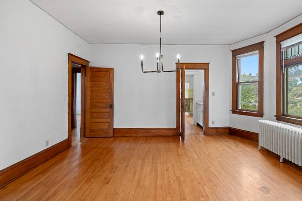$2395.00 / 4br - 2300ft2 - Charming Upper Unit Duplex- near Cherokee Park and Downtown63666930923651122