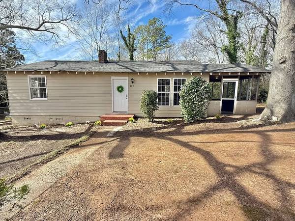 $695 / 2br - 1040ft2 - Vivienda recién remodelada de 2 habitaciones y 1 baño (Spartanburg)63661239228803120