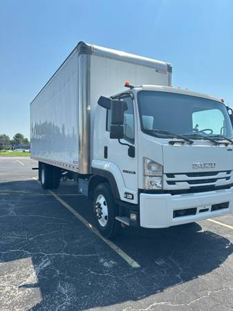 2020 Isuzu FTR 26' Custom
