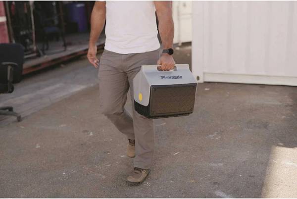 Igloo Playmate cooler kept very clean inside and out 1