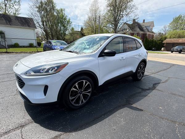 2022 FORD ESCAPE 1