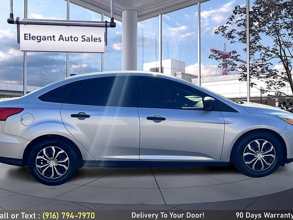 2017 Ford Focus S Sedán con un GRAN DESCUENTO: $7,999 (Elegant Auto Sales 916-794-7970)63478160606209122