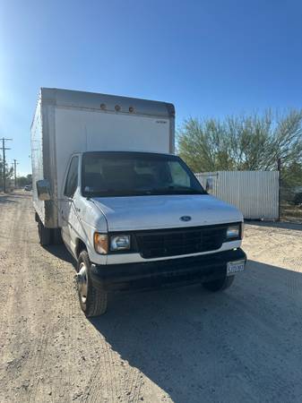 1996 Ford E-350 - Photo 2
