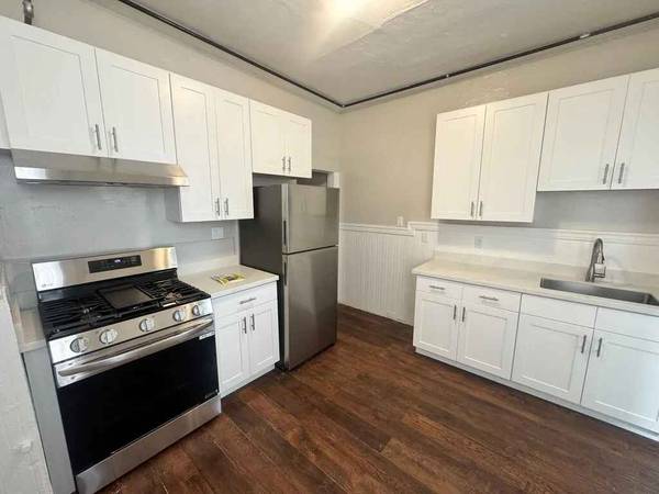 $2,150 / 2br - 717ft2 - MODERN Apartment with Balcony and Gym (SOMA / south beach)63686067933827122