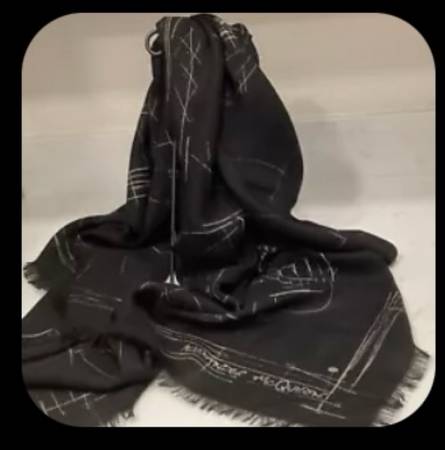alexander mcqueen authentic scarf black with logo new 1