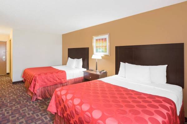 $1,299 / 1br - Piscina/ jacuzzi de Sky Tree, minibar y microondas con desayuno gratuito (8175 E Skelly Dr, Tulsa, OK)63981981248259120