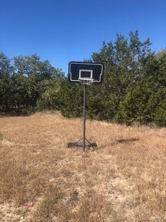 Basketball pole stand 1