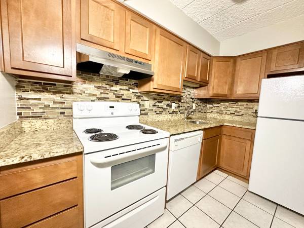 $1,145 / 1hab - 750ft2 - En el Corazón 💖💞🥰 de Ross Twp!!!!! (Ross Twp)64013363177602121