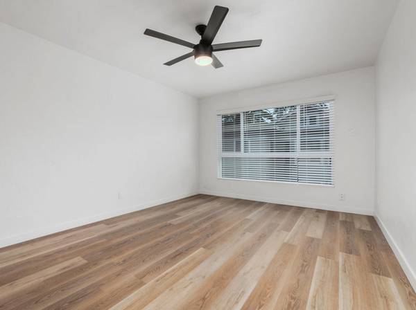 $2,495 / 1br - SCHEDULE & SEE IT ALL! - Onsite Parking + Large Closets and Pantry (Golden Hill)63866050217347124