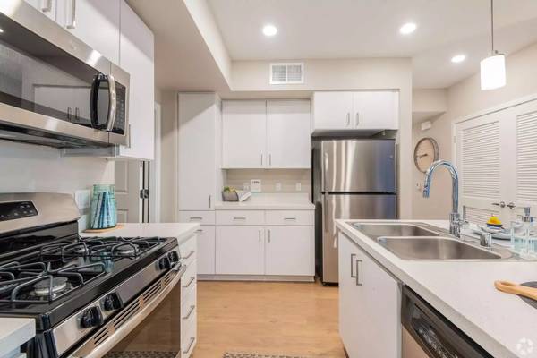 $2,060 / 1 hab - 766 pies² - A nadie le gustan los objetos viejos... ¡tú puedes tener algo nuevo! ¡Hermoso departamento de 1 hab y 1 baño! 766 pies cuadrados (Sparks)63682237814529122