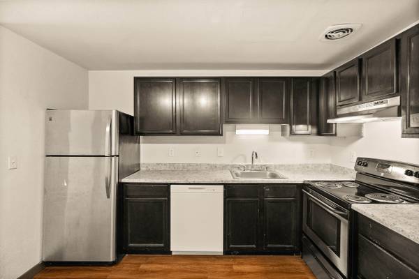 $1,749 / 2br - 926ft2 - 15-ft Vaulted Ceilings, Washer & Dryer, Single Level Homes (97 Byrd Drive, Steilacoom, WA)63944961200515120