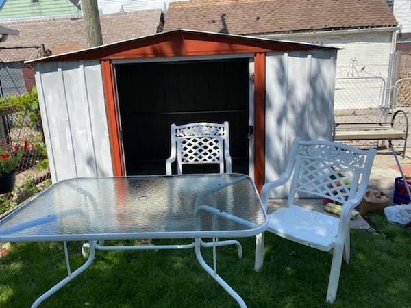 Outdoor patio table and chairs 1
