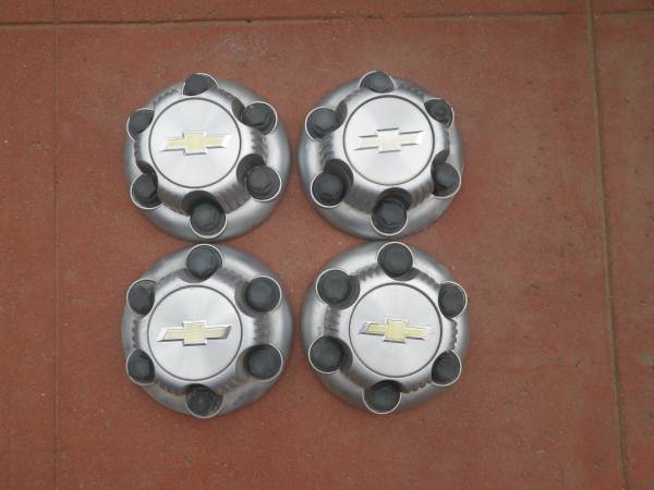 Silverado 6 Lug Center Caps 1
