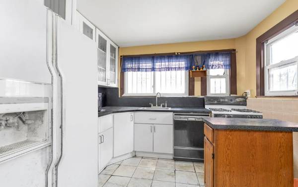 $5,200 / 6br - 6-Bedroom / 3-Bath Contemporary Home – Briarwood (BRIARWOOD)63854288269697121