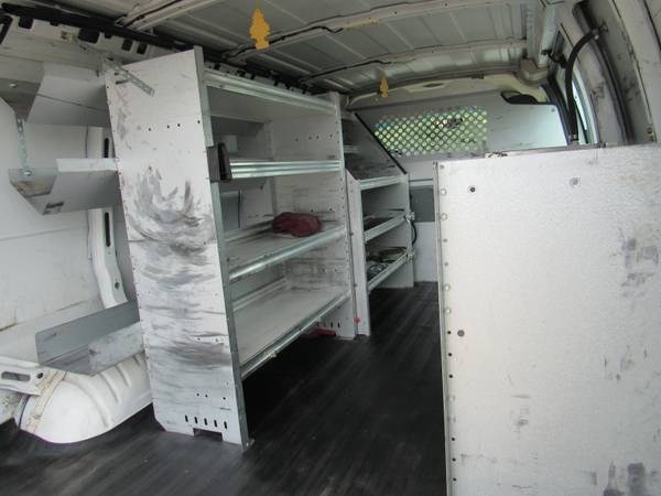 2015 Chevrolet Express 2500 - Photo 6