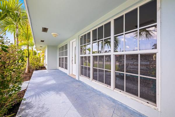$729,999 / 2br - 1742ft2 - 2 Beds 2 Baths House (Deerfield Beach)63825133314947123