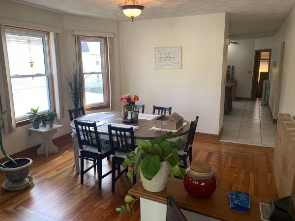 $2,750 / 2br - 2 BR plus Bonus room- minutes from T (Wellington)63690755351171122