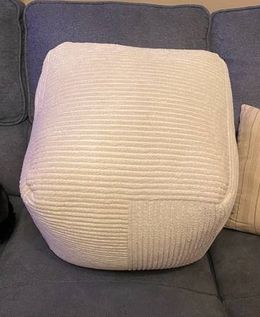 Pouf Ottoman 1