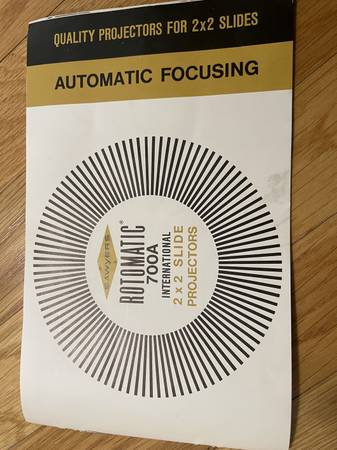 Vintage 1974 GAF Sawyer’s slide projector and slide trays 1