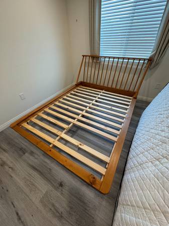 Free Wood Bed Frame Queen Size 1