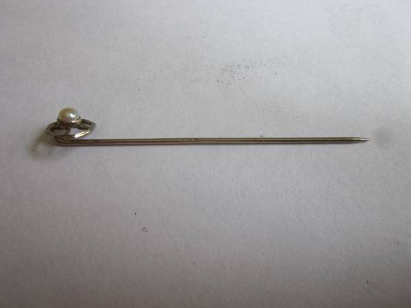Antique 10K Gold Stick Pin w/ Pearl, .9 grams. 1