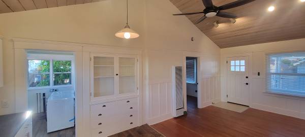 $2,495 / 1br - Bonita cabaña dúplex en el centro (Ventura)63800712001281122