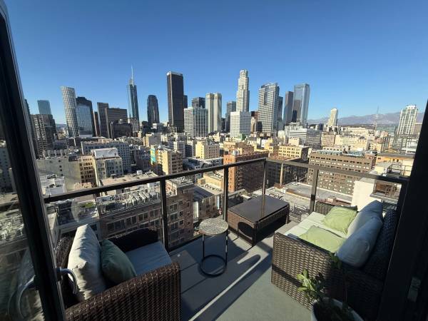 $2,000 / 3br - Ático en el centro de Los Ángeles (Los Ángeles)63840108065667123