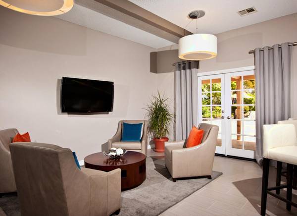 $3,295 / 3hab - Seguro de 3 habitaciones en el área de San Diego: encantadora La Mesa || ¡1 MES GRATIS AHORA! (La Mesa)63657192521985121