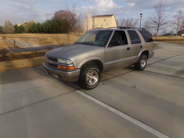 2003 chevrolet blazer ls 4.3 v6 2wd 2 dueños solo (139K) millas en carretera, muy bien conservada%%% - $4,800 (riverdale)63620757591809120