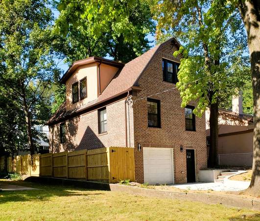 $1,149,000 / 4br - Casa unifamiliar de ladrillo independiente completamente renovada (cerca de Grand Central Pkwy)63870971306113123