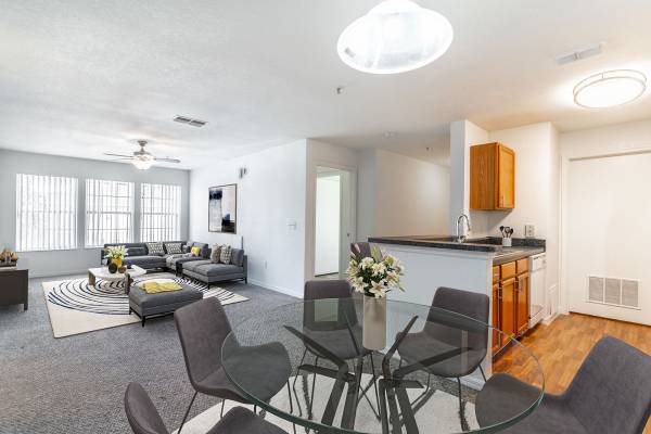 $1,405 / 2br - 1086ft2 - Beautifully Upgraded Homes, Call for Details (Melbourne)63823722491523120