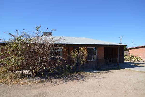$1,450 / 3br - 1199ft2 - Fall in love with this lovely 3-bedroom home! (2362 S Jefferson Ave)63674996899587121