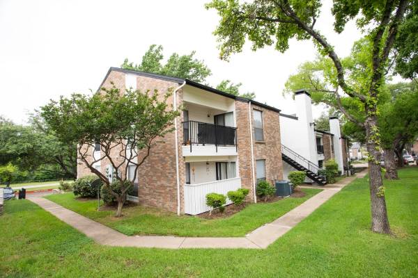 $1,825 / 3br - 1104ft2 - Look and Lease Today gets a One Month Free and Spin the Wheel! (4328 Duck Creek Dr, Garland, TX)63622615988353124
