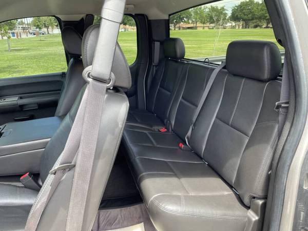 2008 GMC SIERRA - $12,500 (PARK N SELL  575-523-1300)63470888765441124