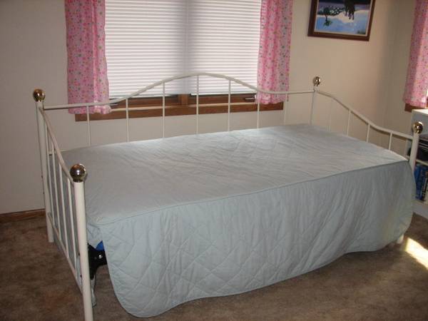 day bed 1