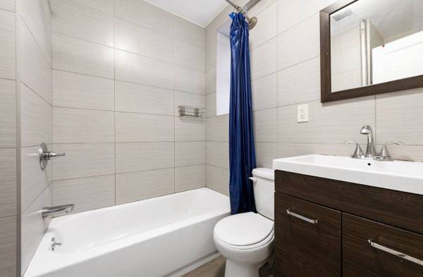 $915 / 1br - Lovely 1BR Apartment with Hardwood Floors & Balcony (redwood city)63889098814465123