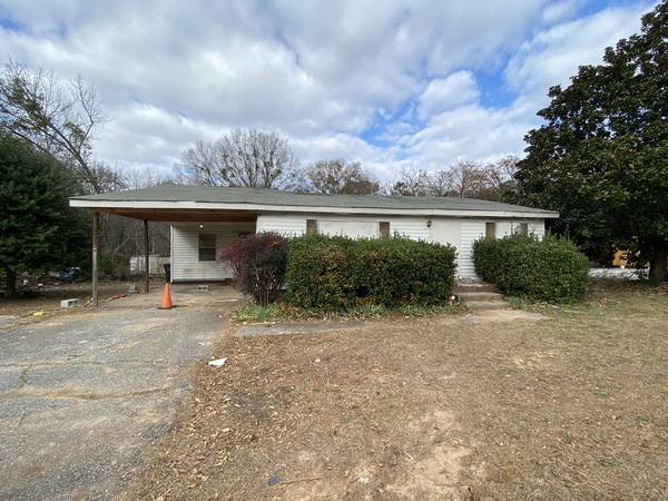 🔥 JONESBORO, GA FIXER UPPER — 3BR/2BA + 0.35 ACRE LOT! 🔥 1