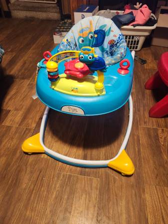 Baby Einstein walker 1