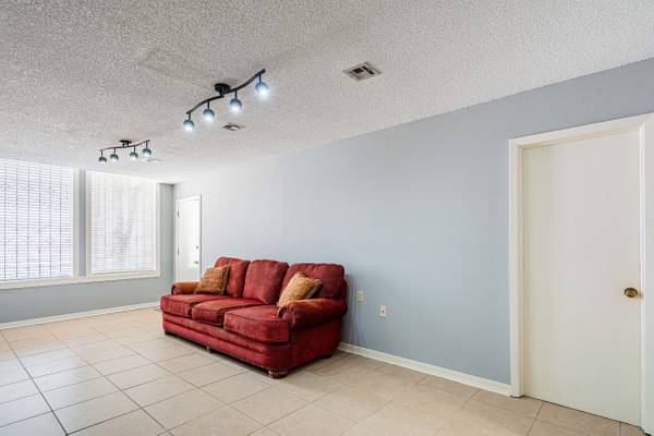 $4,000 / 3600ft2 - 2726 Royal St. Unit B (New Orleans, LA  Marigny)63791847417345123