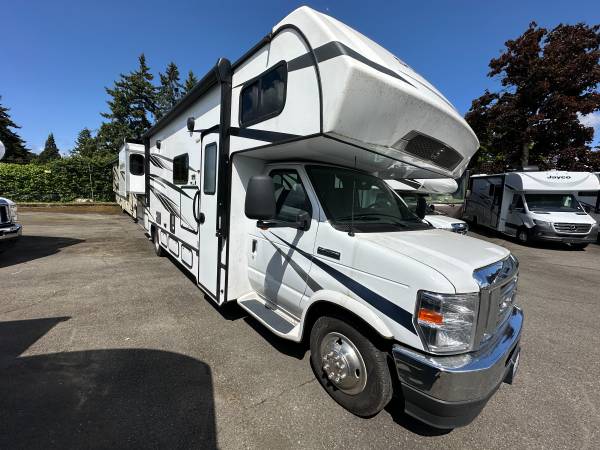 2023 Forest River Sunseeker 30' GAS Class C - SOLAR, AUTO LEVELING, - $99,911 (ONLY 4,418 MILES!!!)63470797288579120