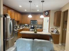 $1,900 / 2br - 1760ft2 - Share a new town home , fully furnished (Blaine)63868815410563121