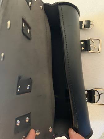 Motorcycle Accessory Leather Bag Like New - $30 (N.Scottsdale / Rio Verde)63471208428163124