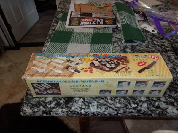International Sushi Maker Plus 1