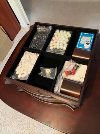 Juego múltiple con tableros y fichas en una bonita caja - $45 (Baldwinsville)63437237436675122