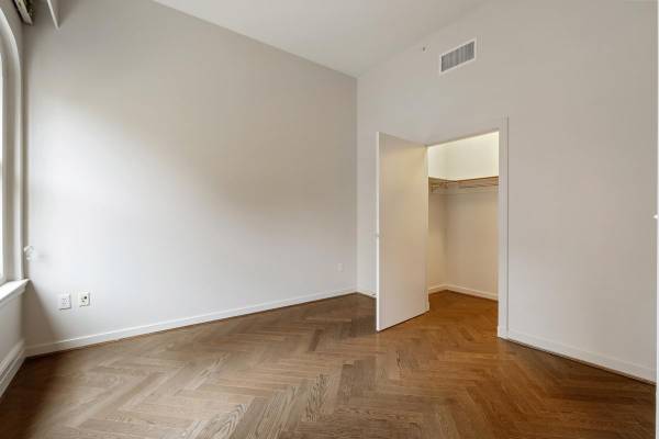 $2,750 / 1br - 660ft2 - Stainless steel appliances, granite countertops, hardwood flooring (Downtown Seattle)63773355394817122
