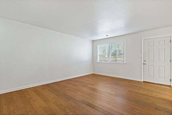 $2,375 / 3br - 900ft2 - 3 bedroom 1 bath spacious apartement on Topanga DRive (oakland east)63682888688129124